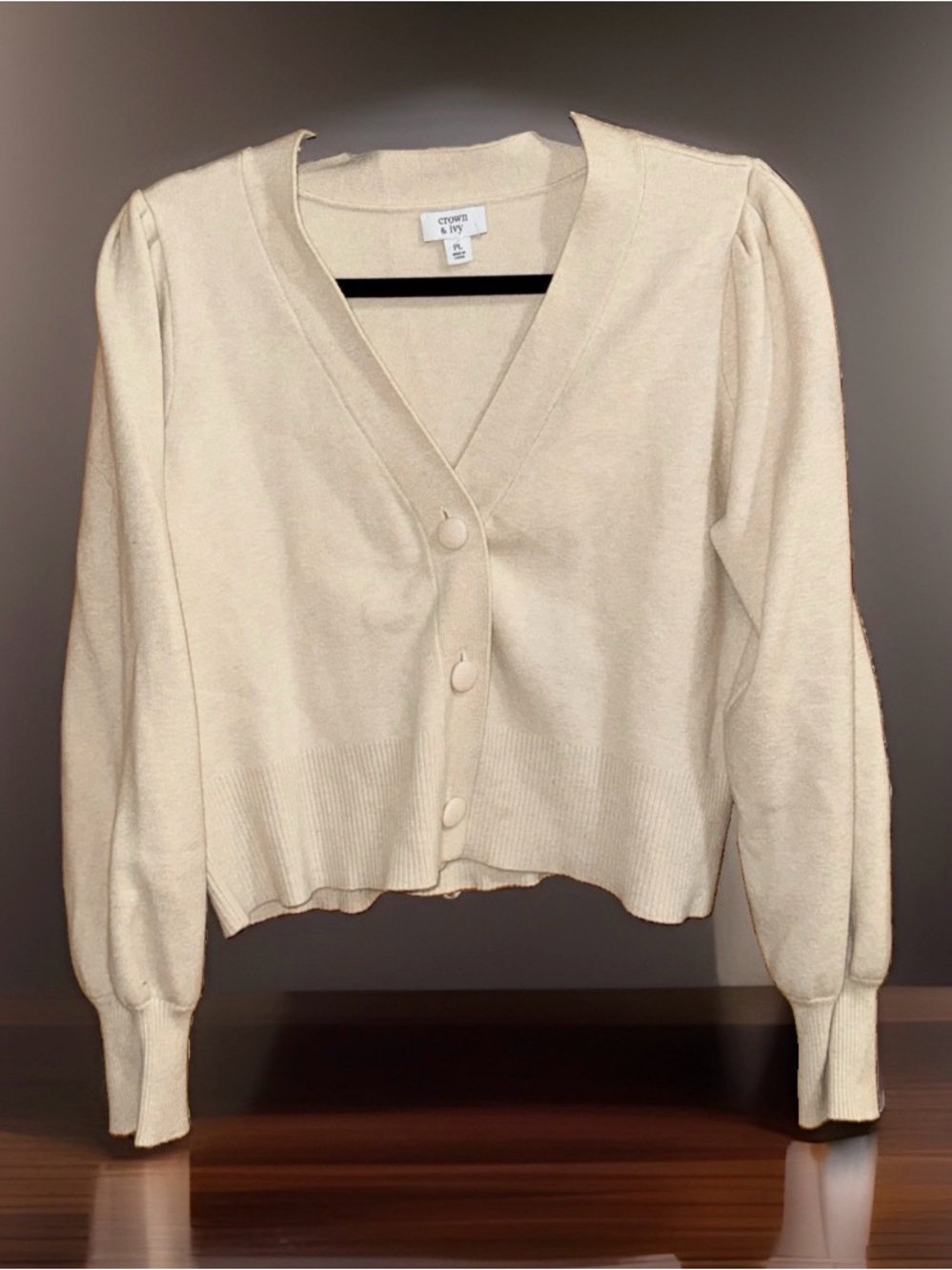 crown & ivy Women’sCream Button-Front V-Neck Cardigan-PL-EC